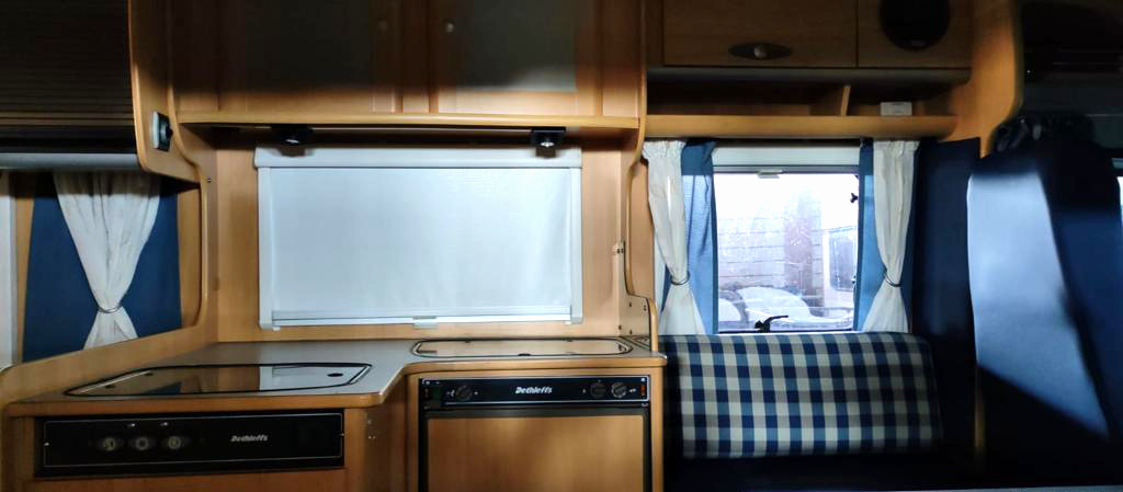 Camperverhuur Valencia Dethleffs Binnen