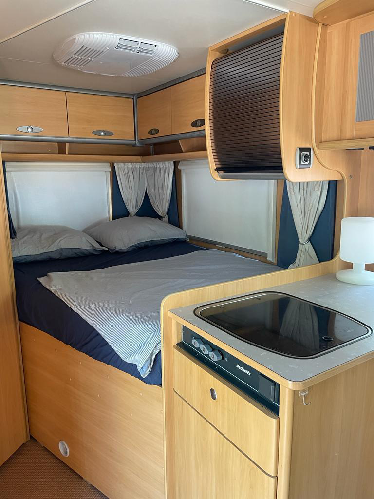 Camperverhuur Valencia Dethleffs Binnen