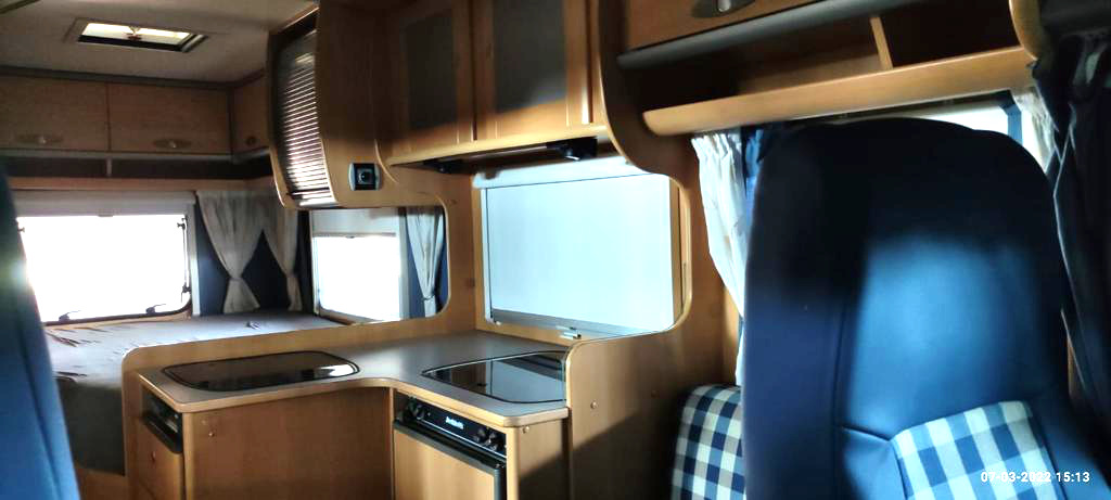 Camperverhuur Valencia Dethleffs Binnen