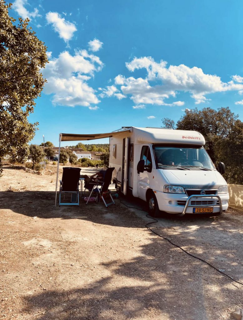 Camperverhuur Valencia Dethleffs Buiten